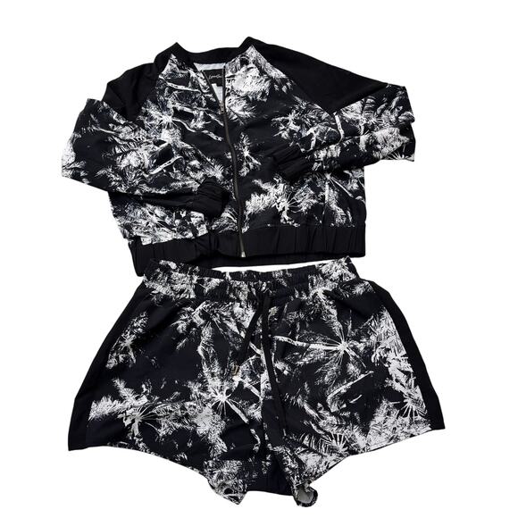 Torrid 2piece Lightweight Zip Jacket & Shorts Tropical B&W Print Plus Size 0 - Picture 1 of 14
